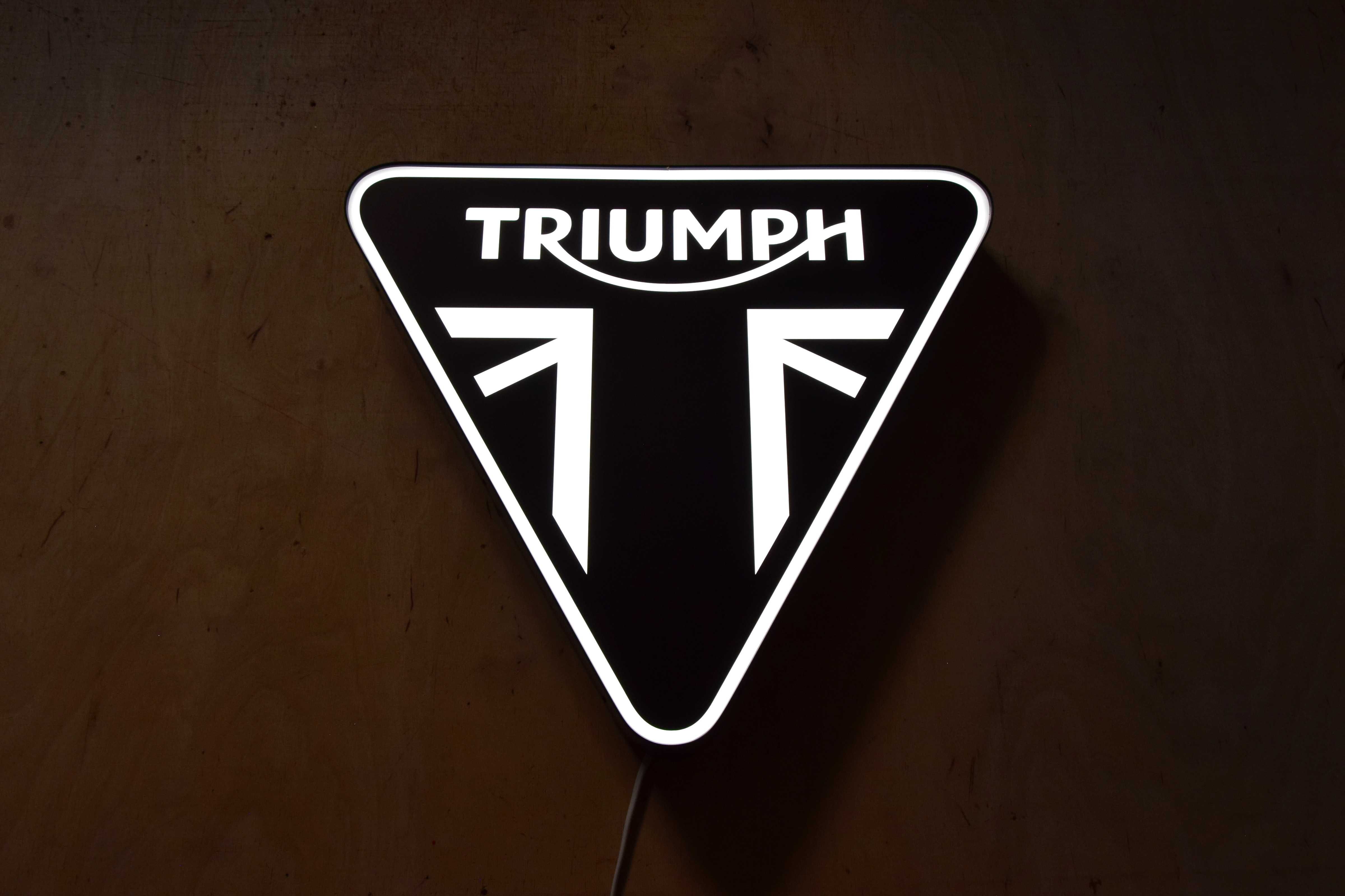 Podświetlane logo TRIUMPH, Neon LED, Reklama 3D, Kaseton, Prezent