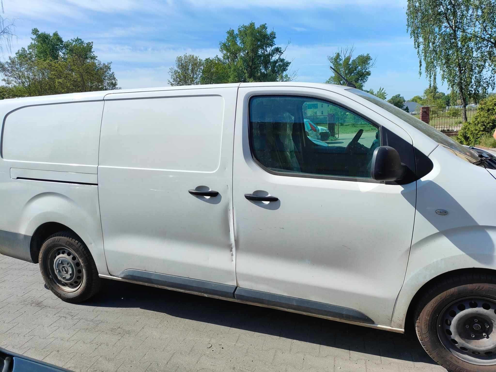 Opel Vivaro uszkodzony 2019