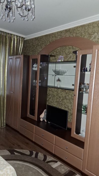 Кімната для дівчини Руська.Посередник