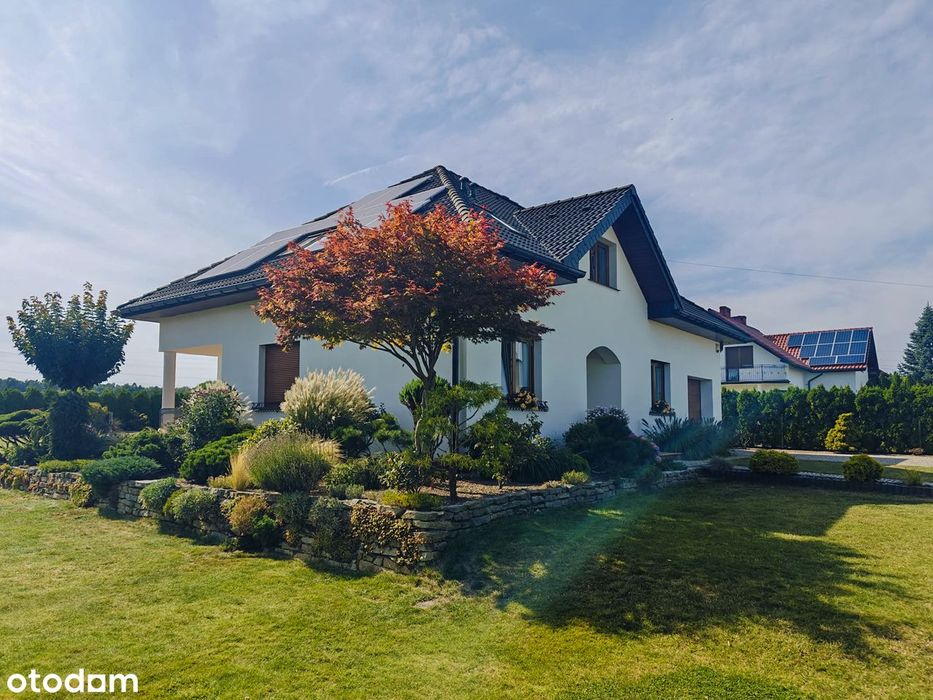 Wyjątkowy dom na sprzedaż – Książenice