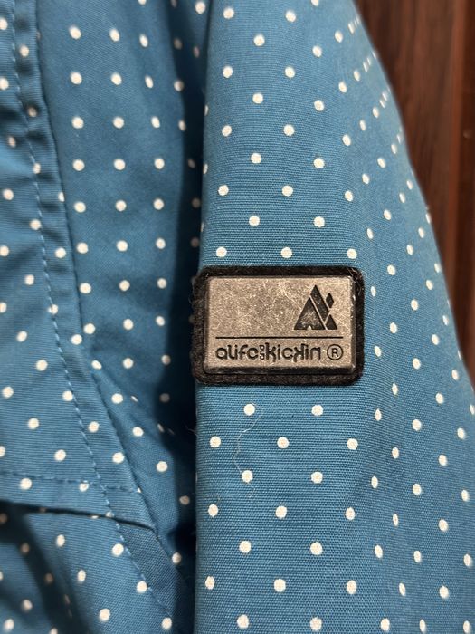 Фирменная горнолыжная парка A life and kichin