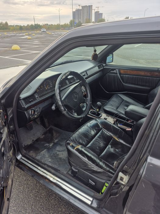 Продам Мерседес 124 2л бензин