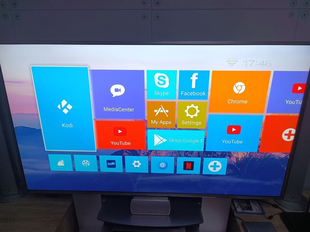 Odtwarzający wszystko Himedia Q10 pro 4k android box  z dyskiem hdd