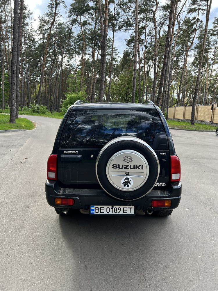 Suzuki Grand Vitara 2.7 benzin ГАЗ 4x4