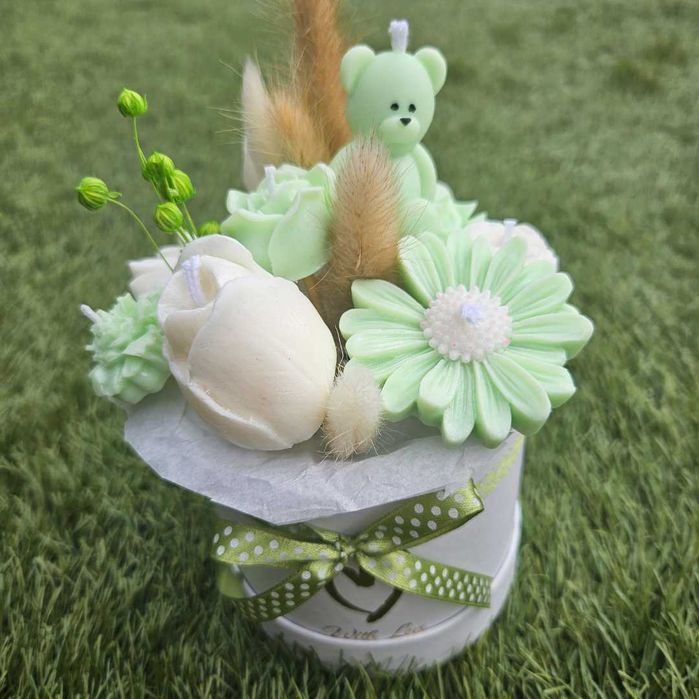 Arranjo de flores em vela