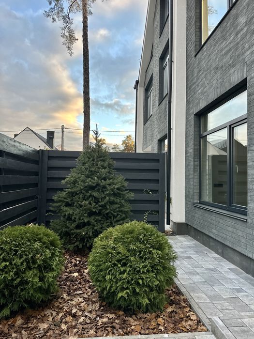 Дуплекс з новим ремонтом у лісовій Бучі. Ніхто не жив.