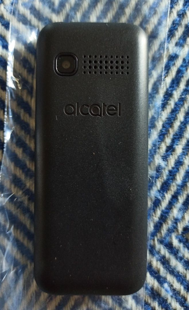 2 Telemóveis - Alcatel 1068D e LG Optimus One