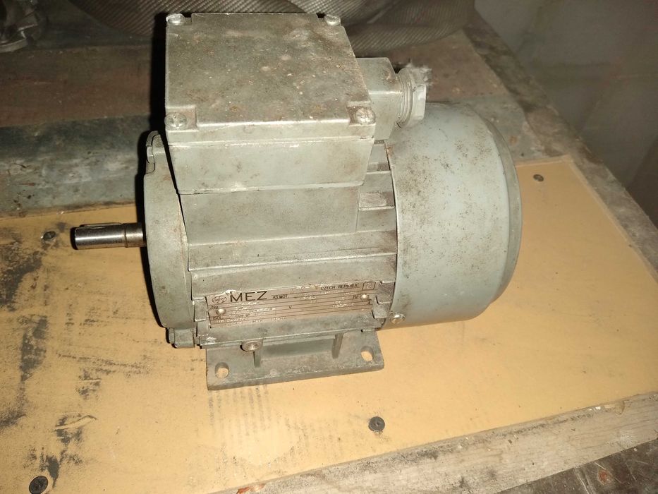 silnik 3 fazowy  firmy MEZ