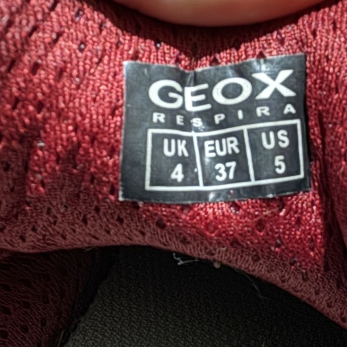 Дитячі кросівки фірми Geox