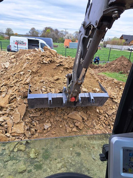 Usługi koparką - roboty ziemne, budowa sieci i przyłączy WOD-KAN