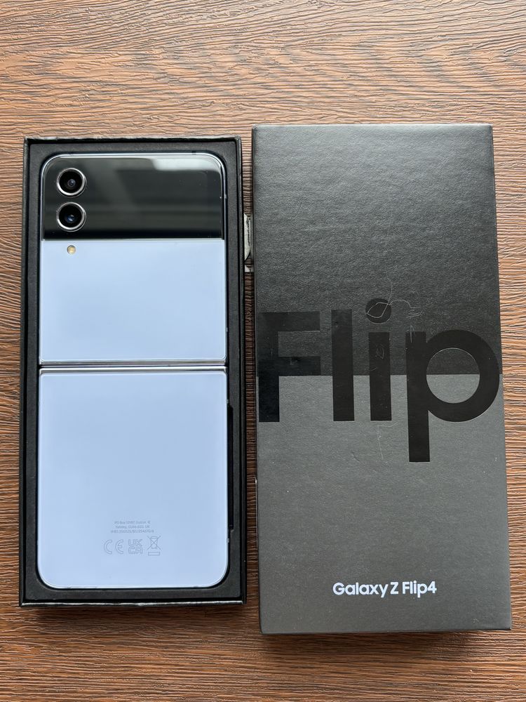 Samsung Galaxy Z flip 4 8/256 в ідеальному стані