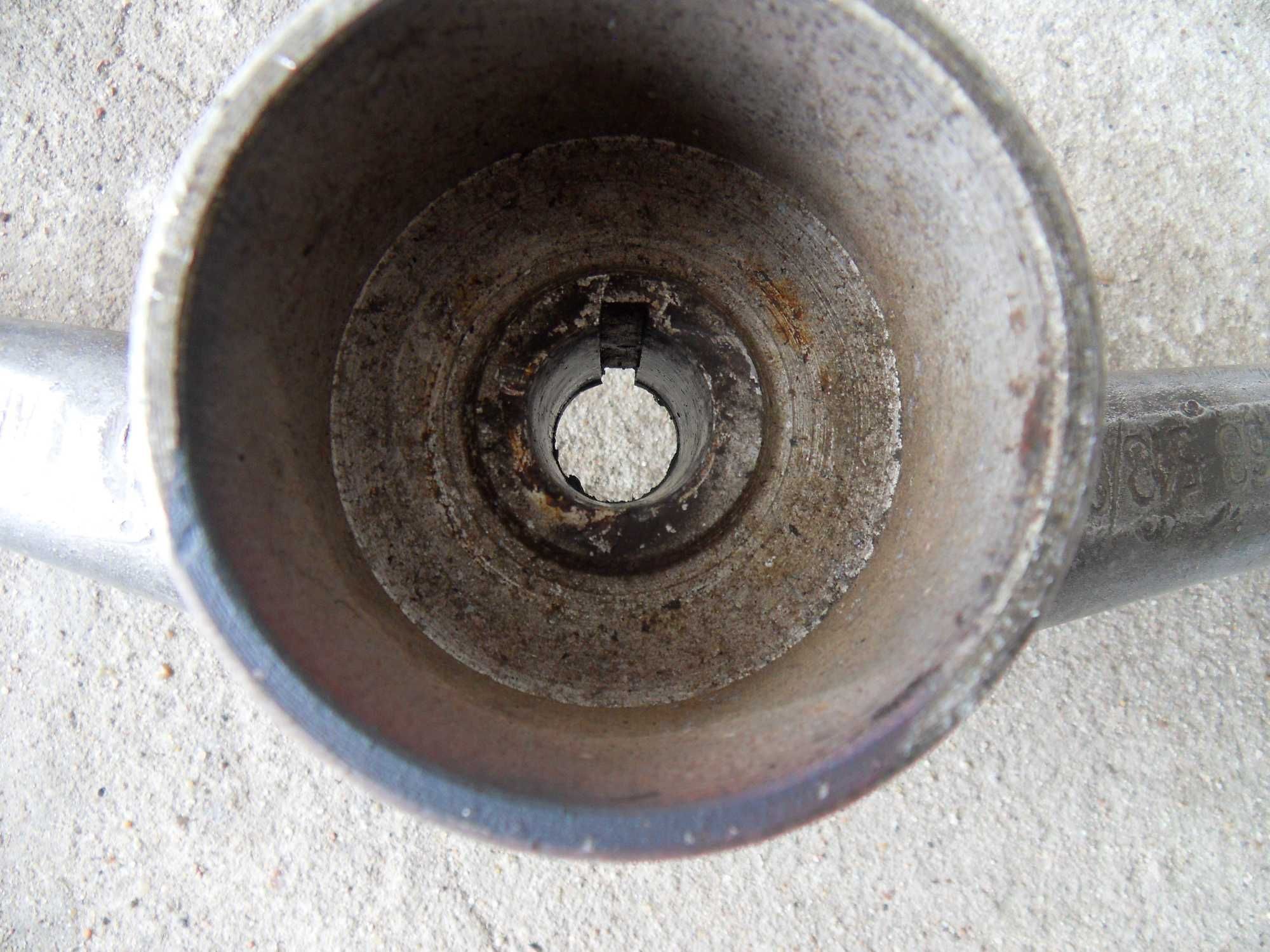 C330 dekle akumulatora,kierownica,rurka hydrauliki zewnętrznej wywrotu