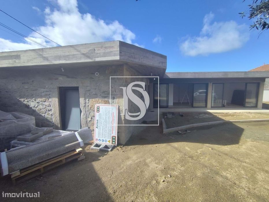 Moradia Rústica Térrea T2 em Esposende