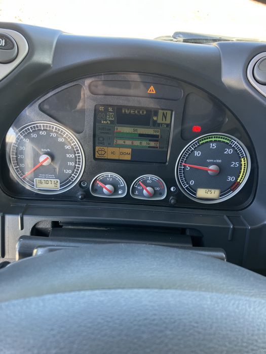 Iveco Stralis 2011 [самоскид з маніпулятором)