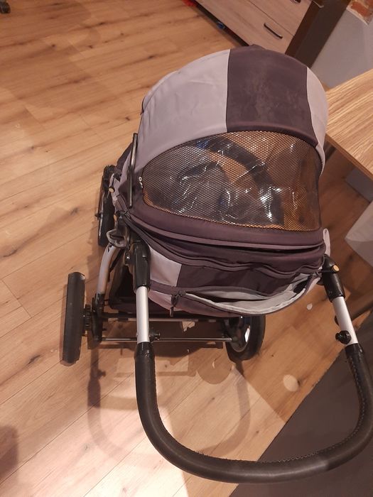 Witam mam do sprzedania wózek z dwa w jednym razem z fotelikiem
