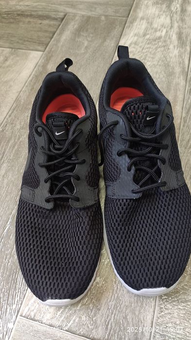 Чоловічі кросівки