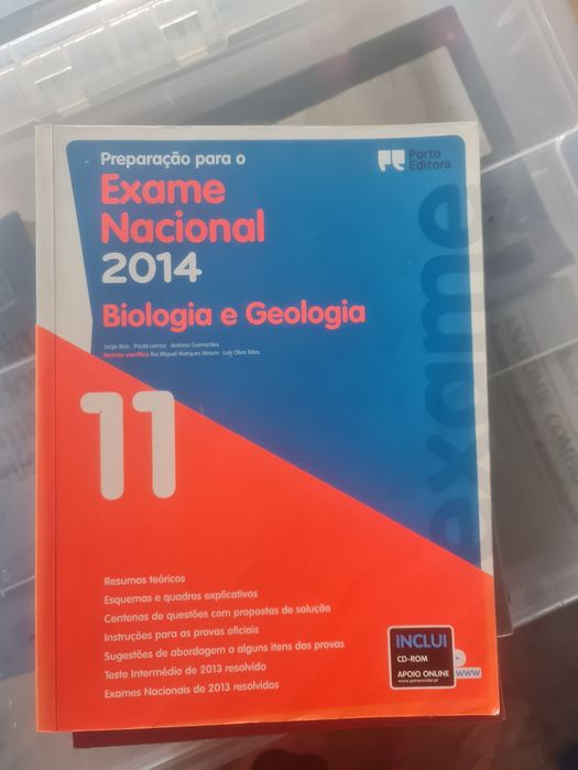 Livros de preparação para exames biologia e quimica