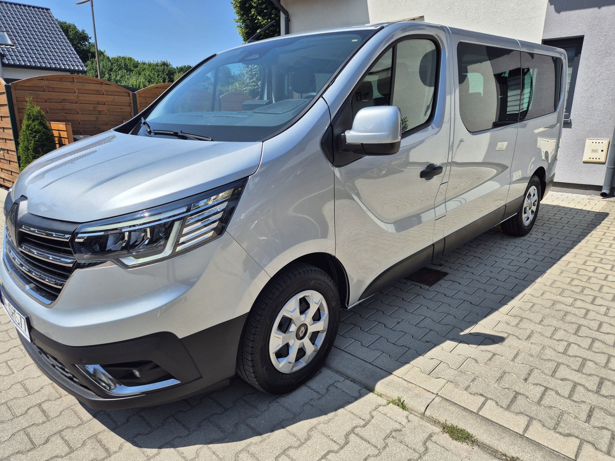 Wynajem nowego busa 9 osobowego