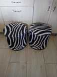 Okrągłe pufy 2 szt dekoracyjne zebra