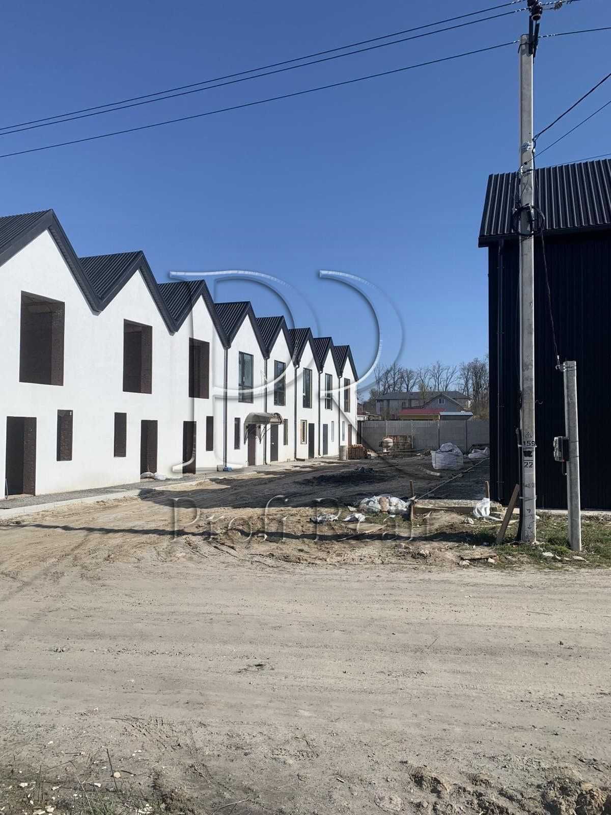 Продаж таунхауса 2 поверховий з паркомісцем с. Хотів, Київська обл.