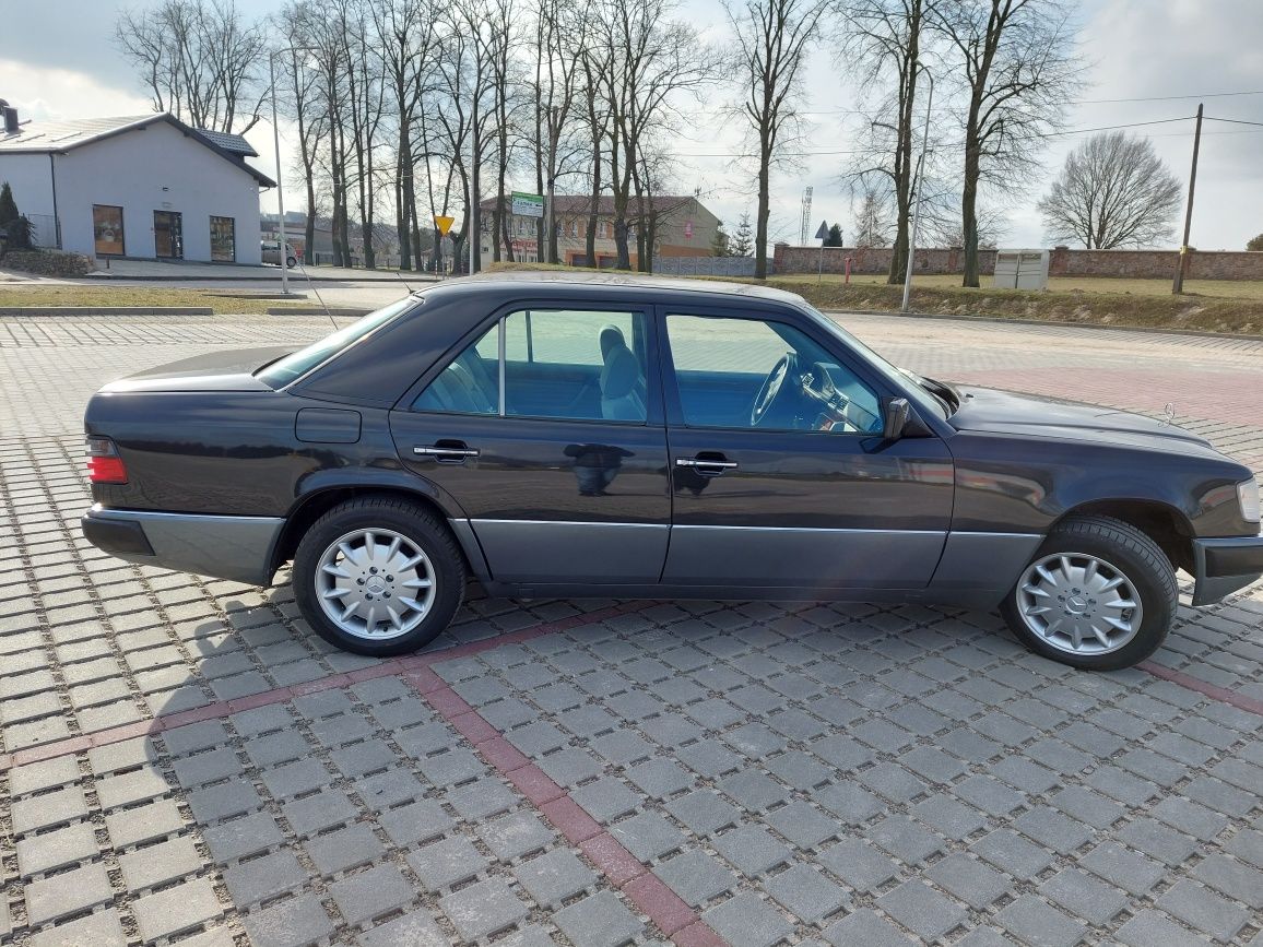 Sprzedam MERCEDESA 124