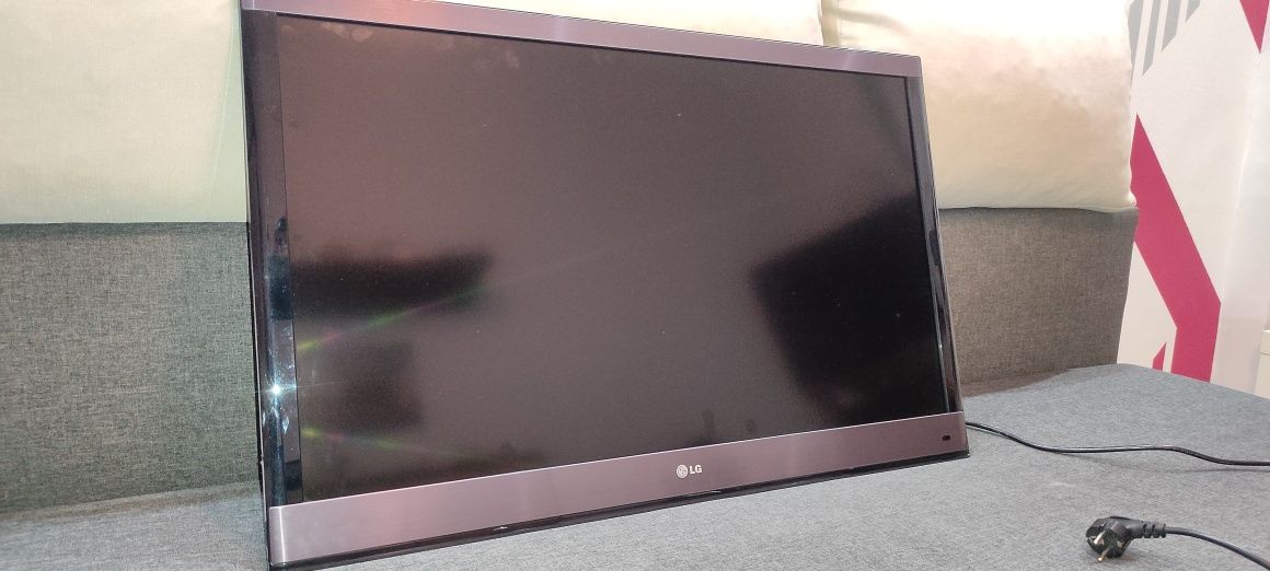 Telewizor LG 37lv570s