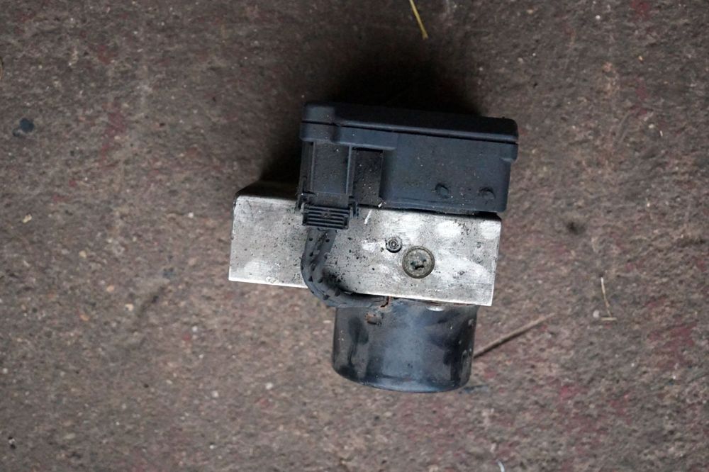 POMPA HAMULCOWA ABS V70 II 9162675 VOLVO 2000-2007