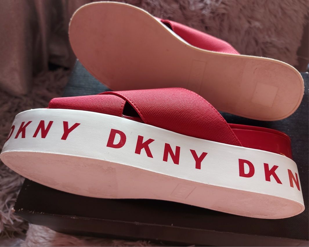 DKNY CRISTI klapki platform red 38,5