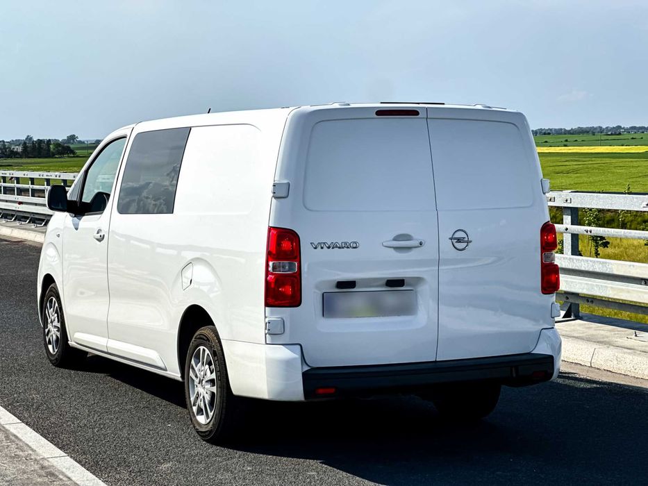 Opel Vivaro brygadowy 6 osób WYPOŻYCZALNIA / Wynajem busów dostawczych