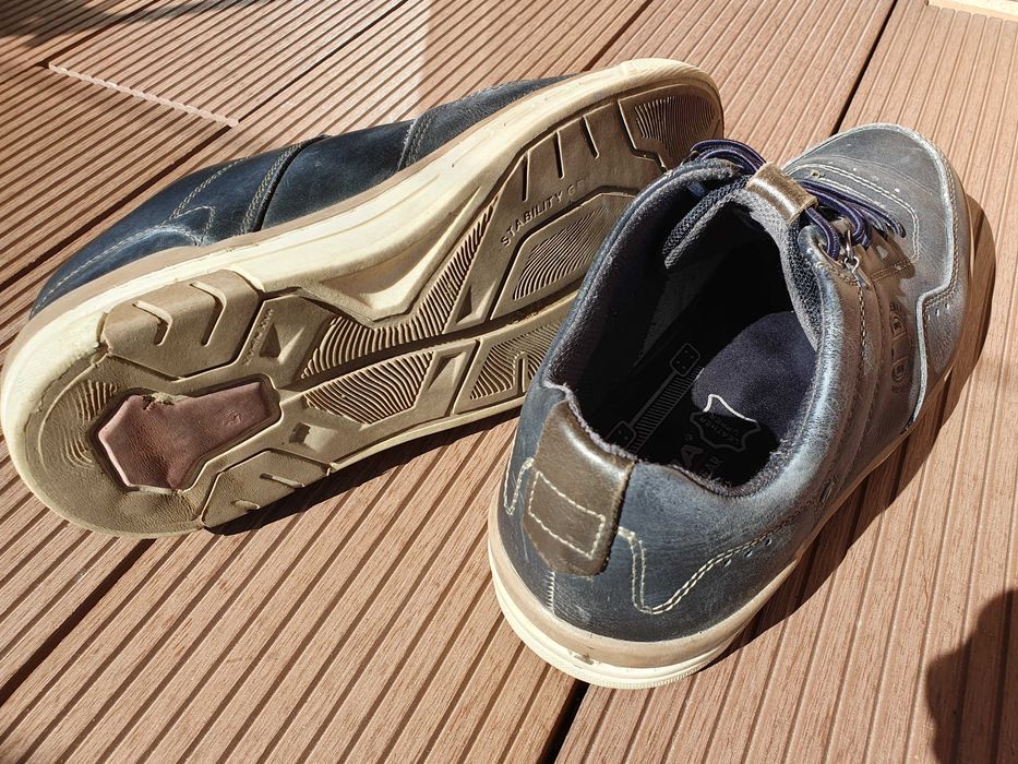 Sapatilhas "Pegada" tamanho 41