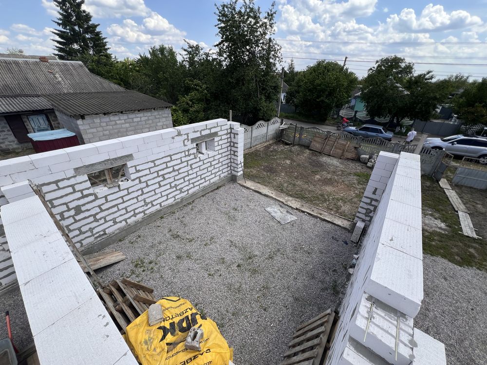 Продаж сучасного недобудованого будинку
