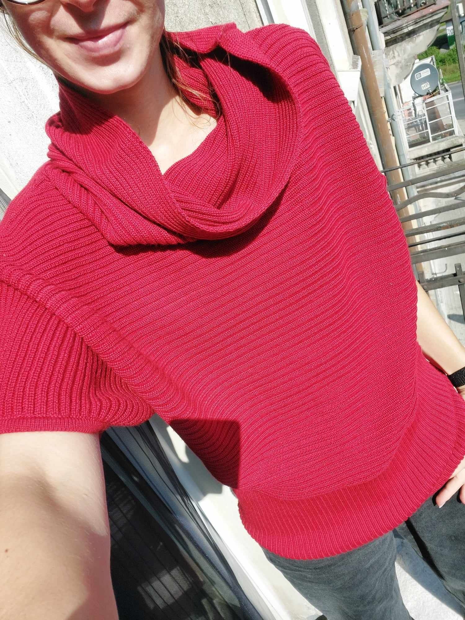 Sweter wełniany, wełna 40 L czerwony