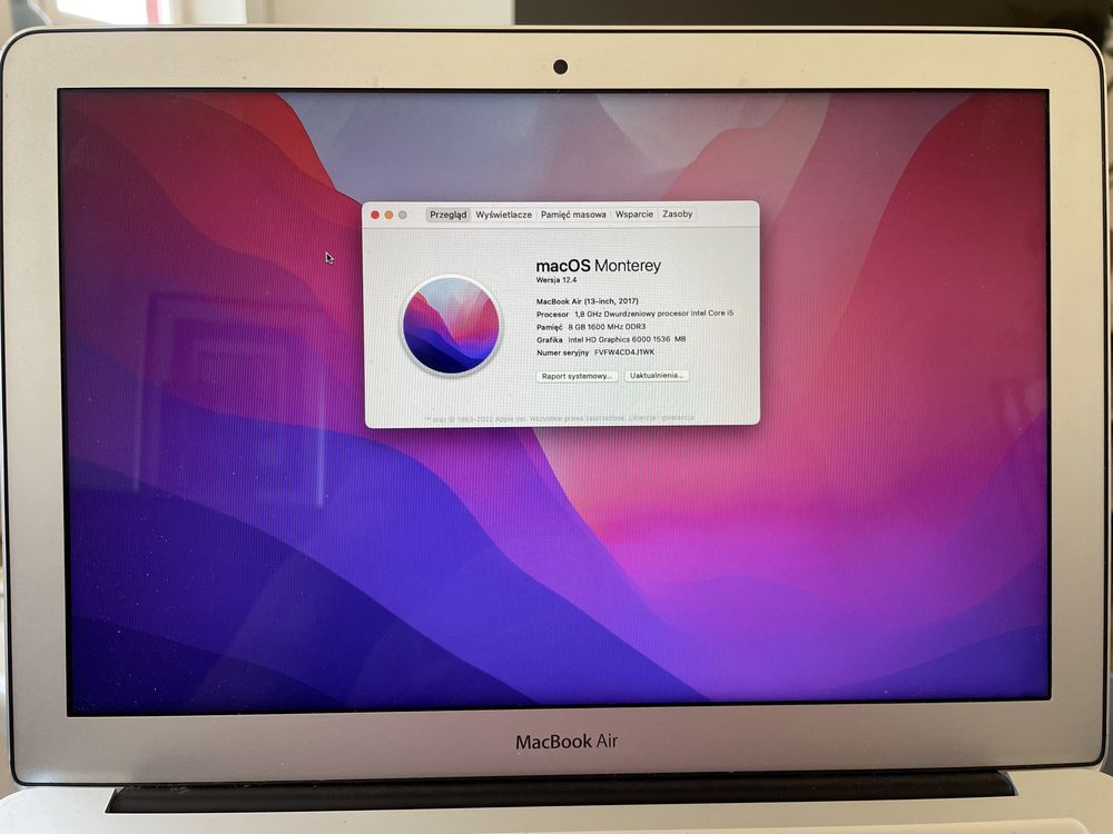 MacBook Air 2017 (8gb RAM, 125gb, Intel Core i5)