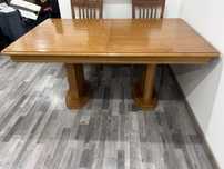 Mesa de jantar extensivel de madeira castanha