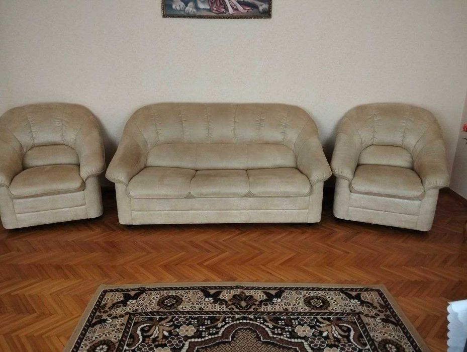Диван розкладний та два крісла