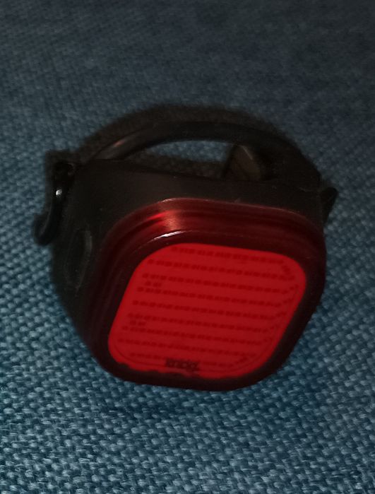 Lampka rowerowa Knog Blinder Skull