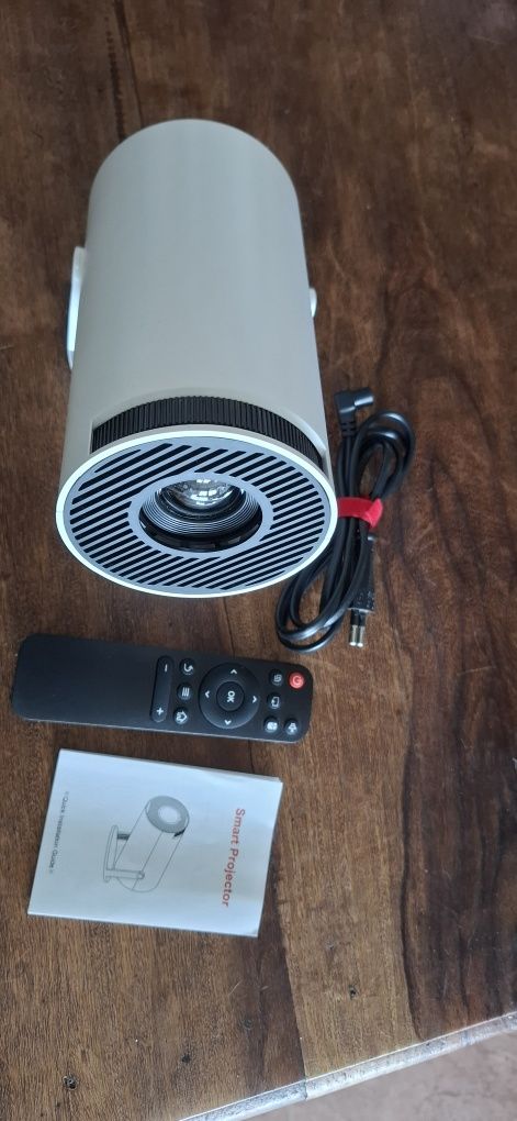 Projector Andriod TV portátil Novo