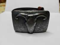 Cinto de Couro c/ relevo Buffalo Skull (108cm)