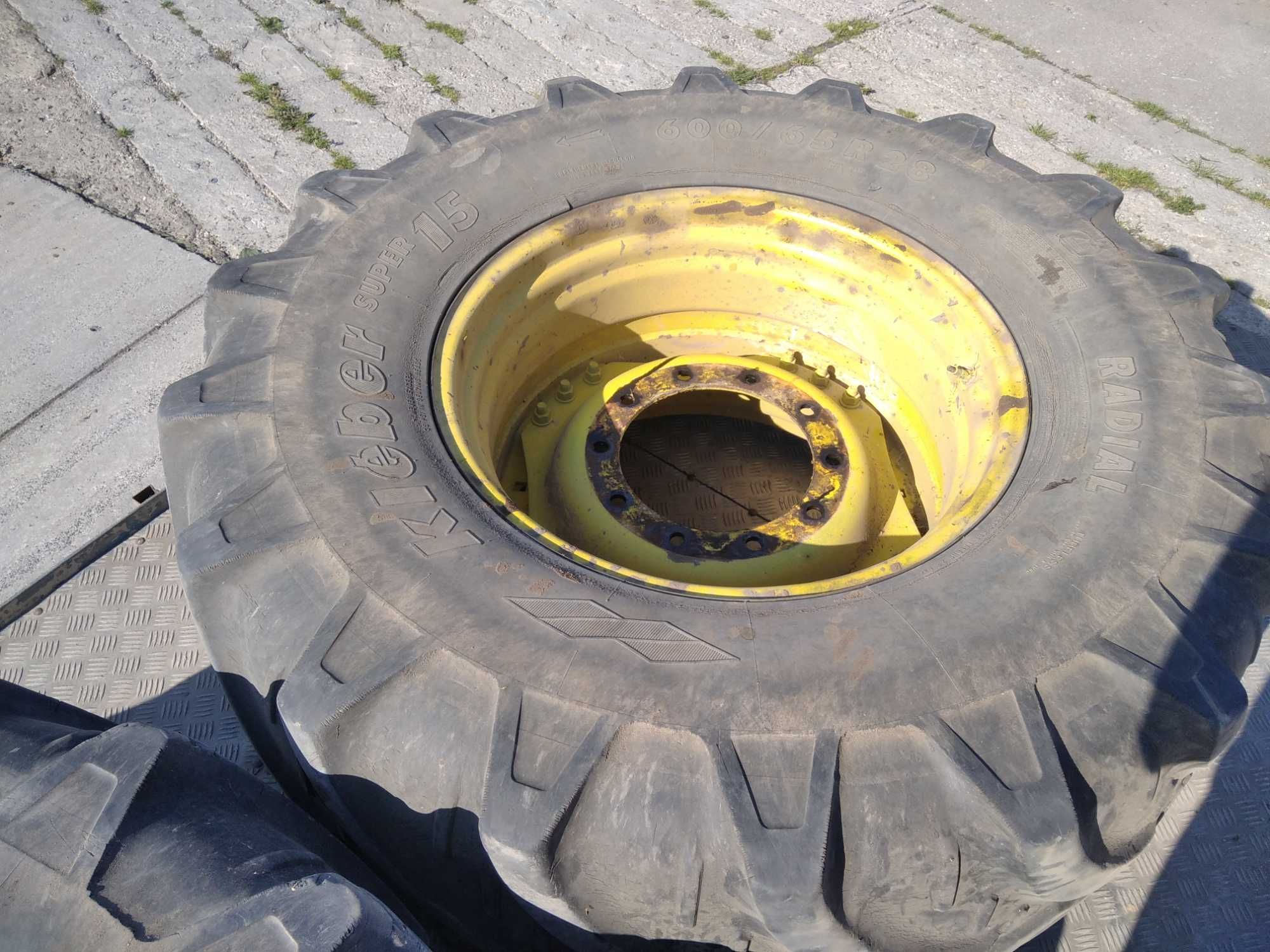 Opony 600/65R28 Kleber 2szt