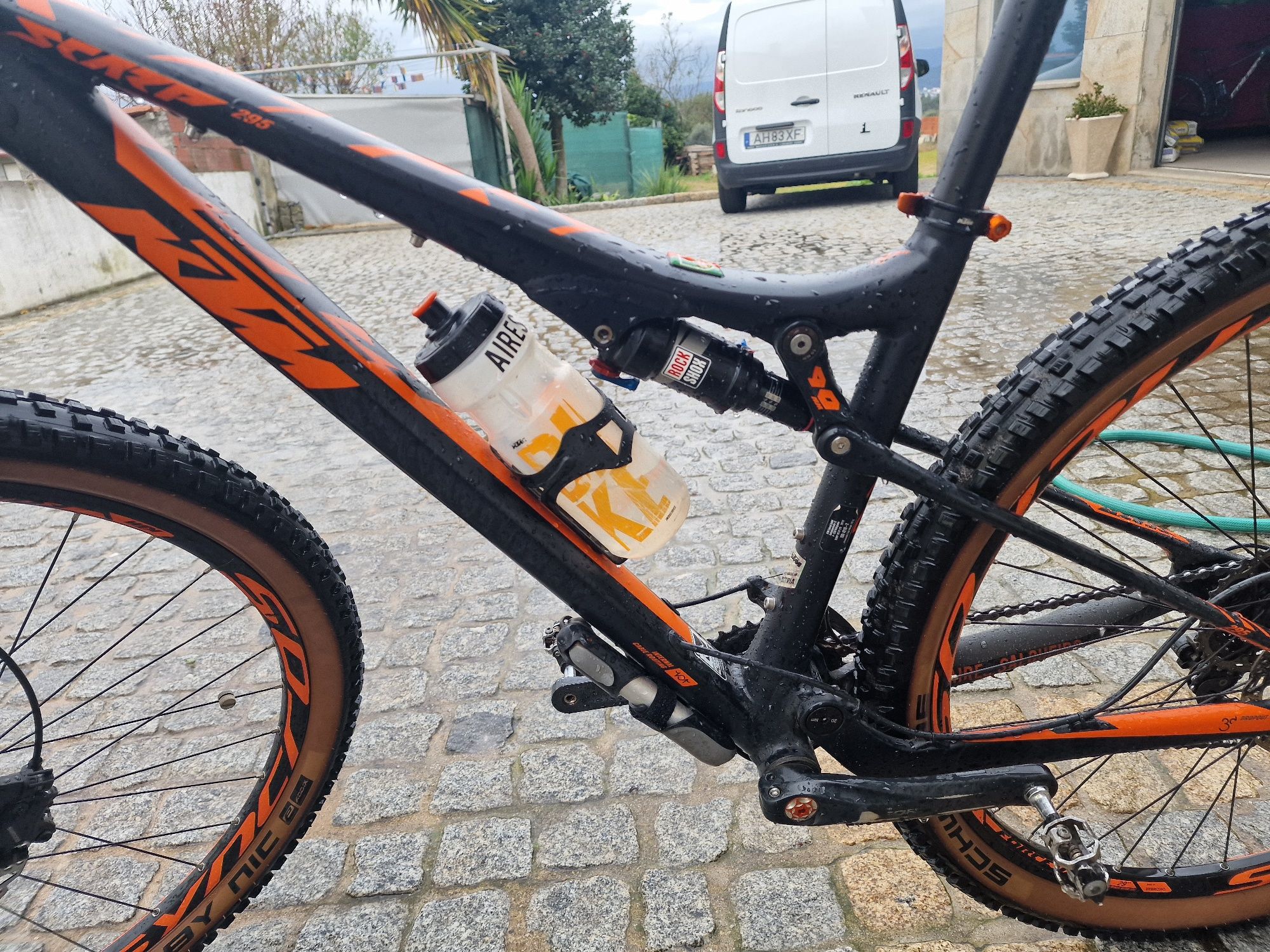 Ktm scarp suspensão total