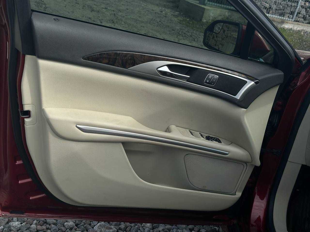 Авто Lincoln MKZ 2014
