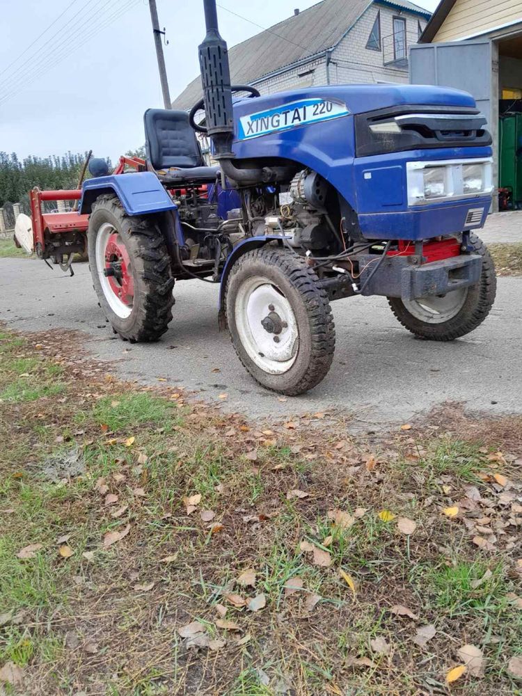 Продоється трактор Сінтай 220