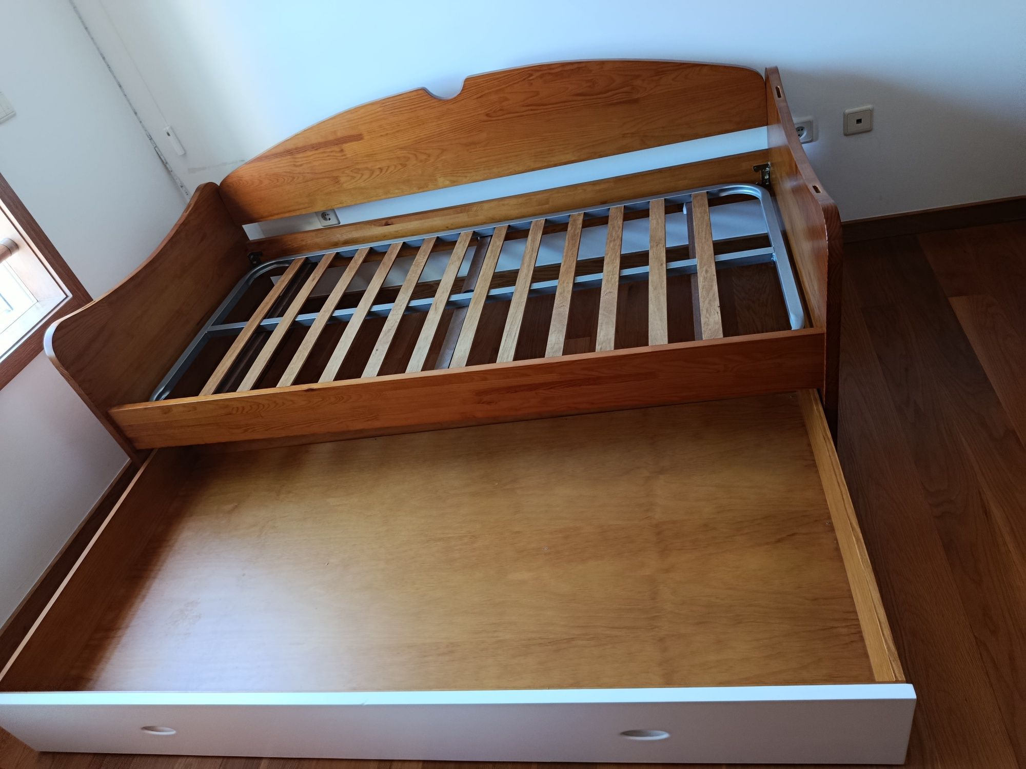Cama de solteiro com gavetão