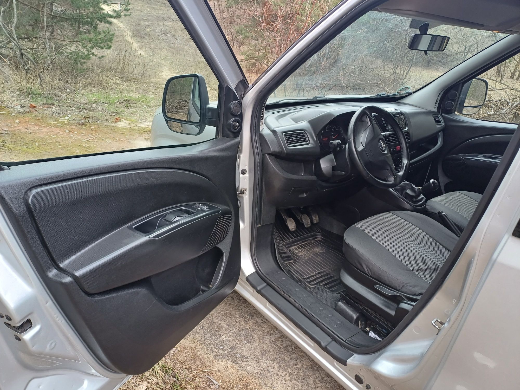 Опель комбо 2015 Opel Combo 1.3 2015