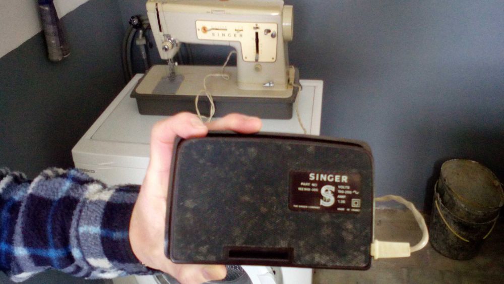 Máquina costura Singer vintage 1970