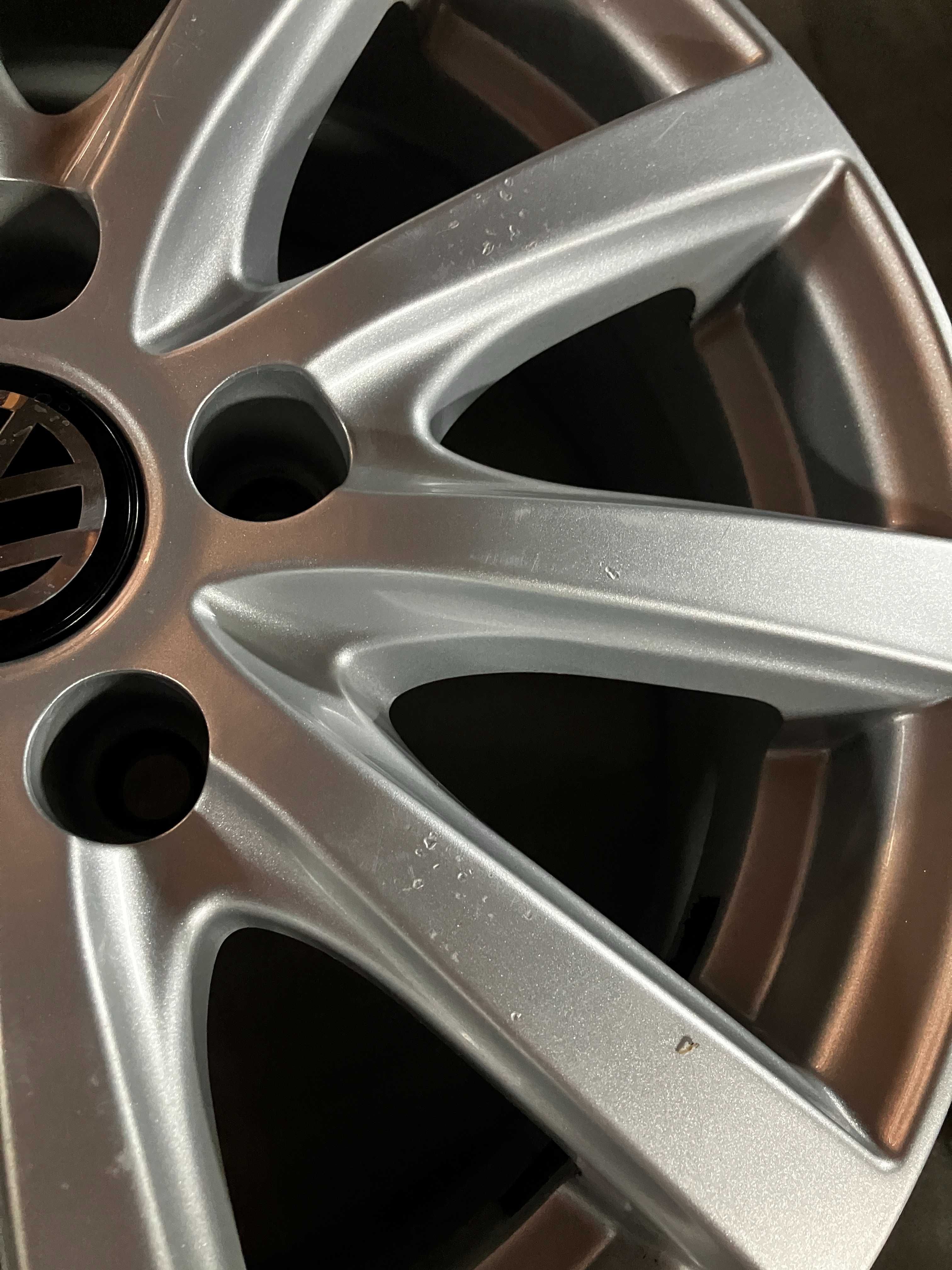 Felgi aluminiowe 16 Vw Golf V VIII VI Touran Jetta Eos Caddy Passat B7
