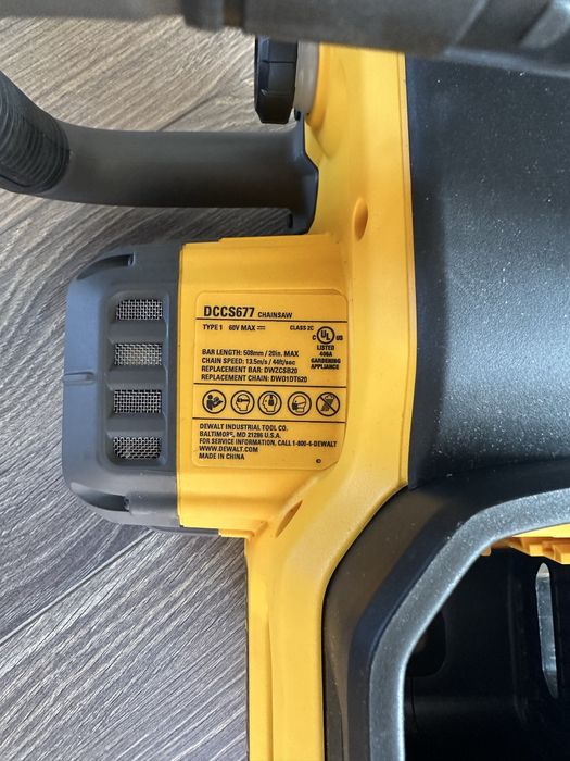 Акумуляторна ланцюгова пила DeWalt DCCS677. 60VMAX