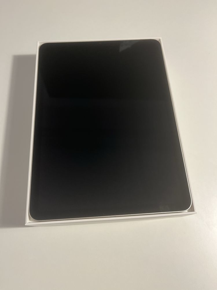 iPad Air 5 generacji (256 GB, Wi-Fi, Srebrny)