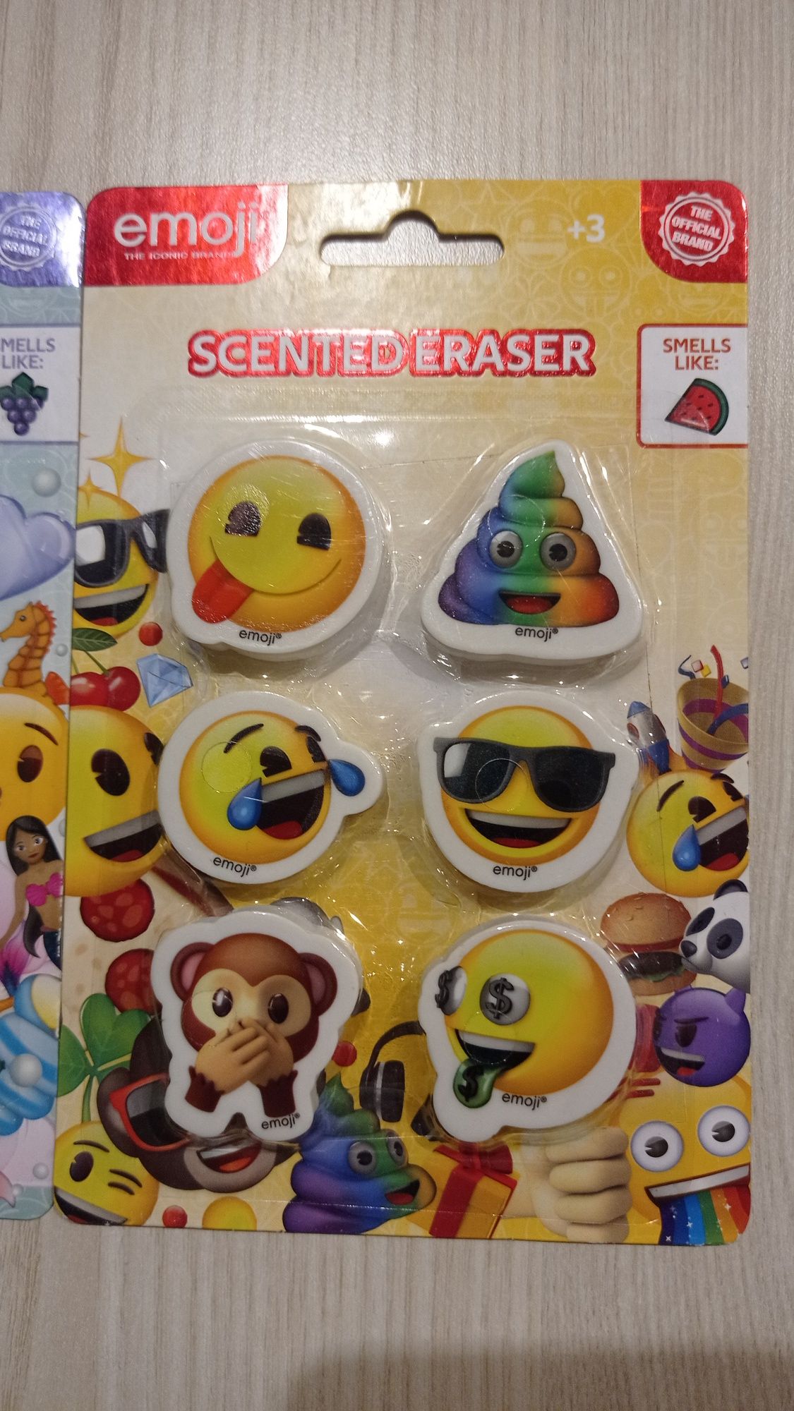 Emoji dwa zestawy gumki do ścierania mazania, zapachowe, emotki buźki