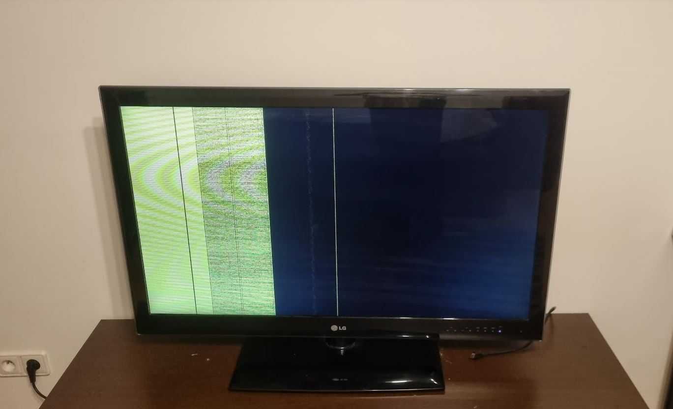 Telewizor  LG 42LE4300 naprawa/na części